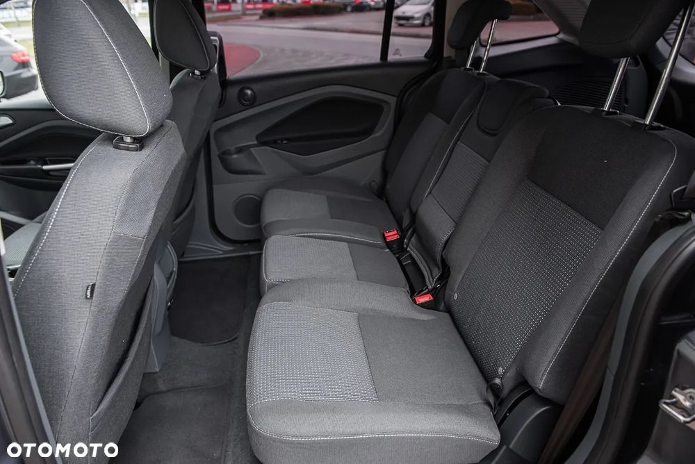 Ford Grand C-MAX - 26