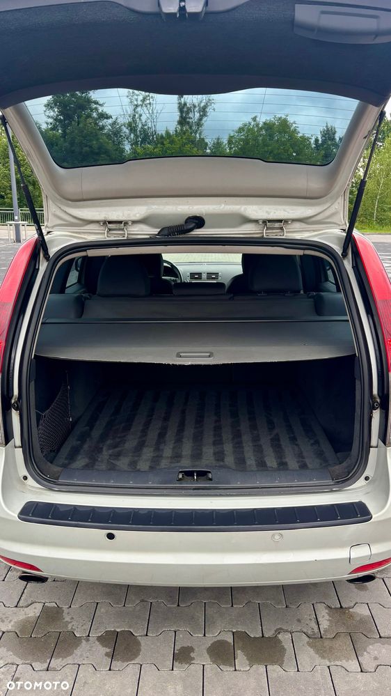 Volvo V50 D3 Momentum - 10