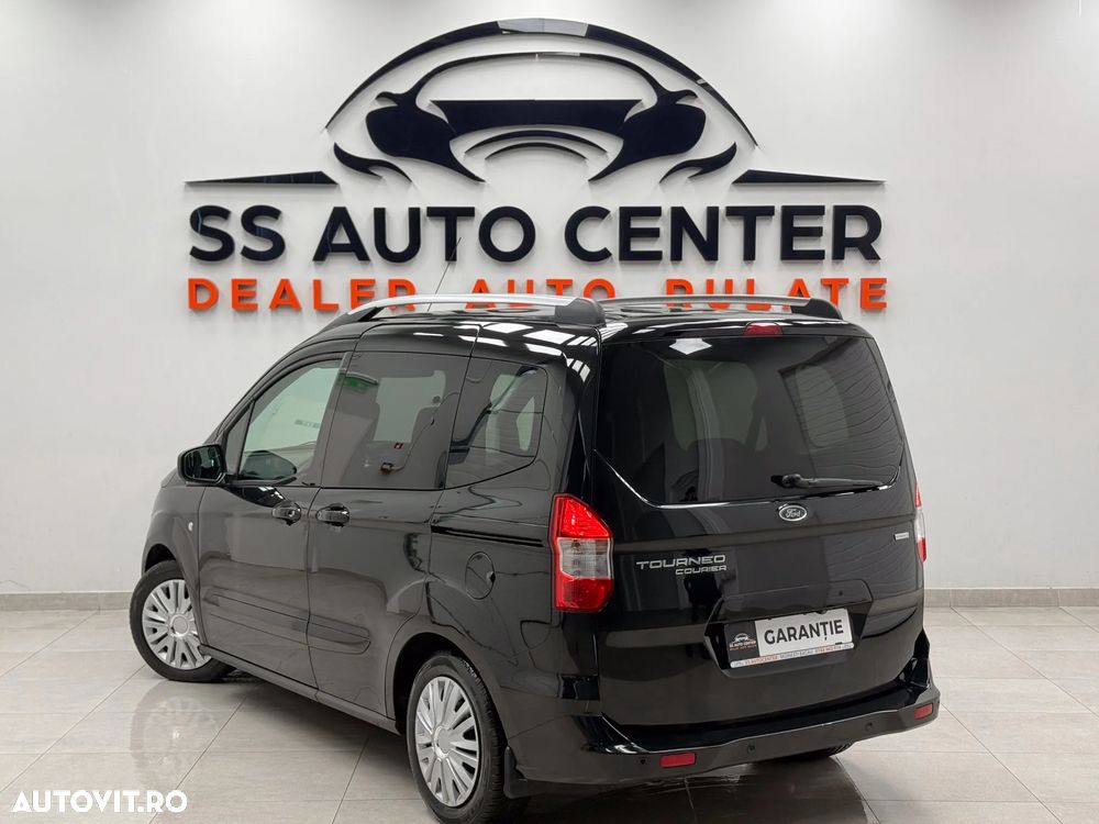 Ford Tourneo Courier 1.0 EcoBoost Titanium - 4