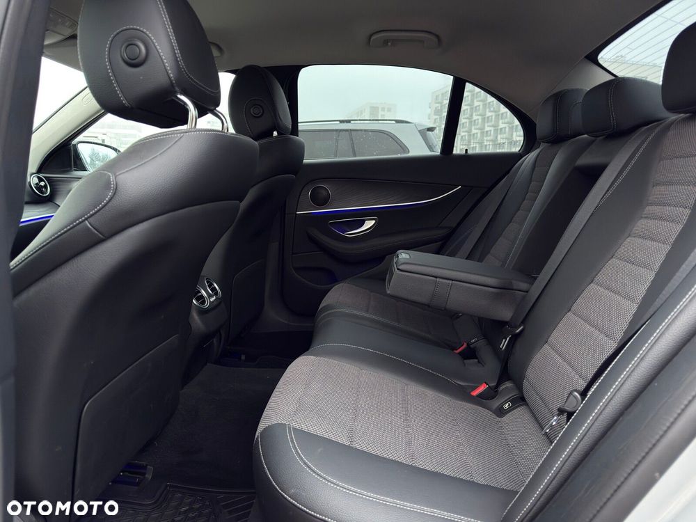 Mercedes-Benz Klasa E 220 d 4-Matic Business Edition - 27