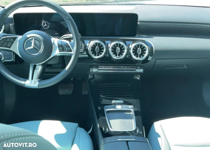 Mercedes-Benz A 180 7G-DCT Progressive Advanced - 9