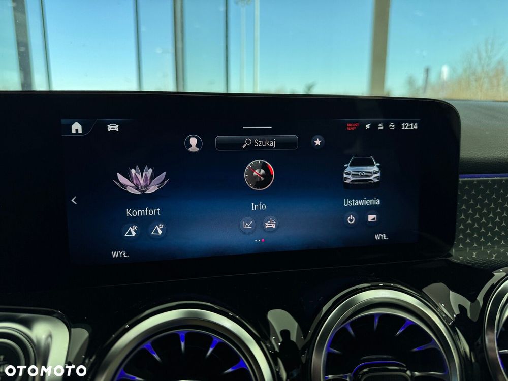 Mercedes-Benz GLB - 32