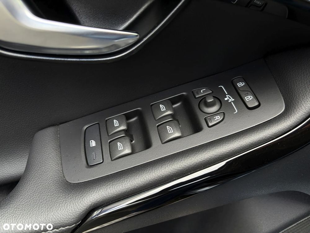 Volvo V40 T3 Drive-E Momentum - 29