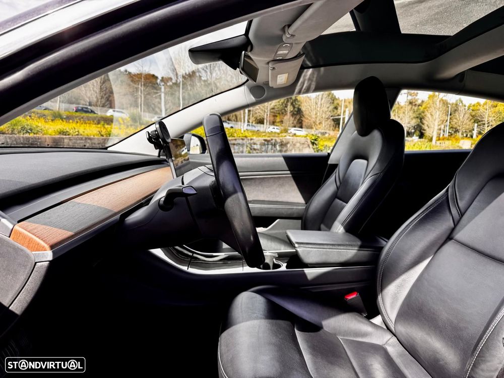 Tesla Model 3 - 6