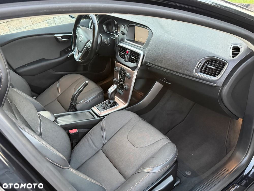 Volvo V40 T4 Powershift Momentum - 9
