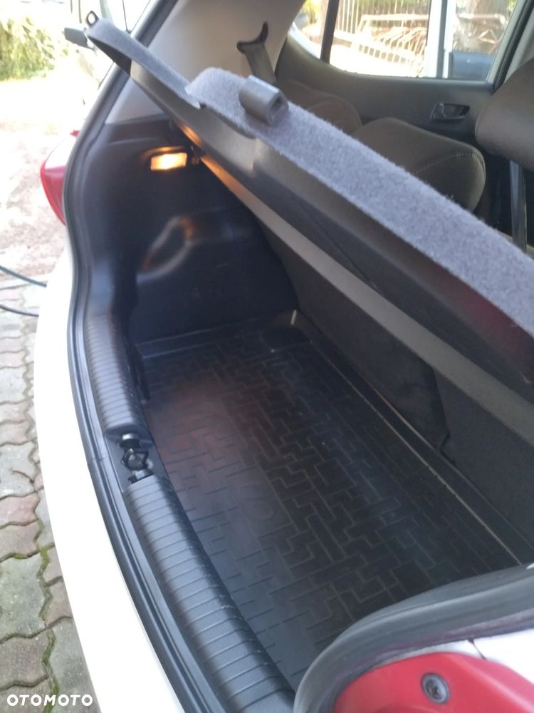 Hyundai i10 1.2 Premium - 12