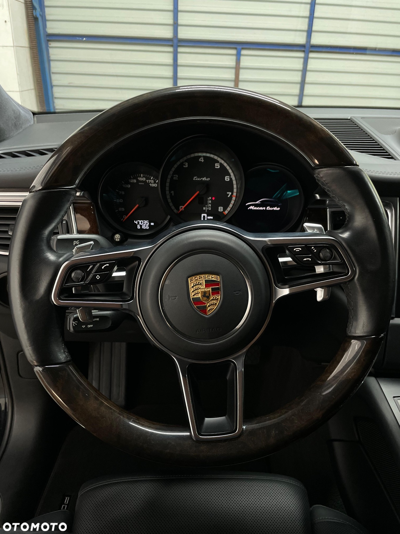 Porsche Macan Turbo PDK - 29