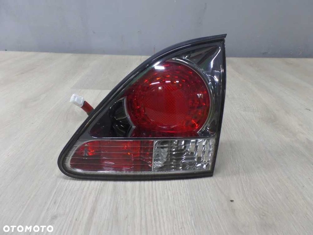 LEXUS RX 300 330 LIFT 00-03 LAMPA TYL PRAWA W KLAPE - 1