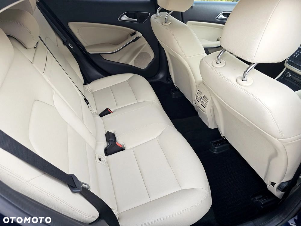 Mercedes-Benz GLA 250 4-Matic - 27