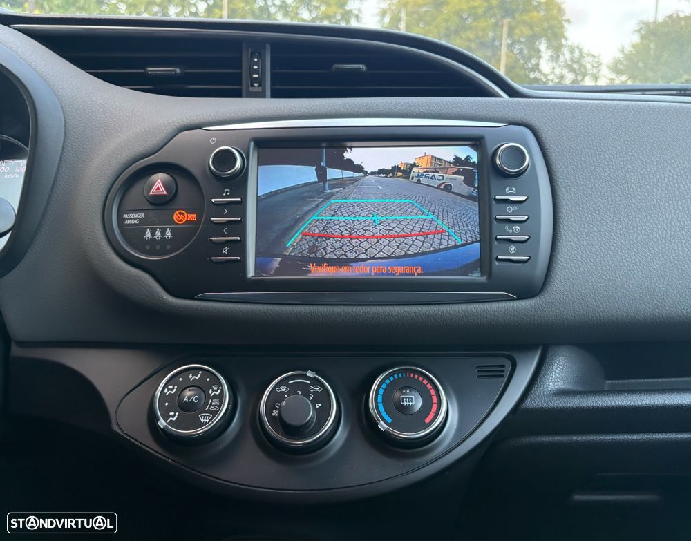 Toyota Yaris 1.0 VVT-i Comfort +PS Style +P.Techno +P.Sport - 4