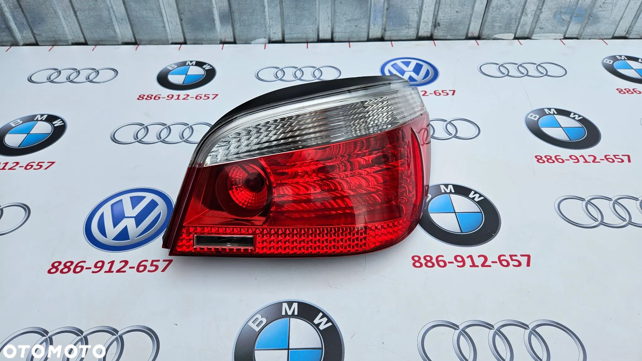 BMW 5 E60 SEDAN 2003-2007 Kompletna lampa tył prawy Lampa tylna prawa kierunkowskaz biały 7165738 EUROPA - 1
