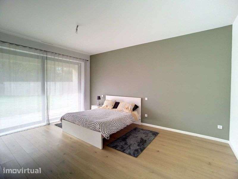 Moradia T5 contemporânea - Grande imagem: 4/12