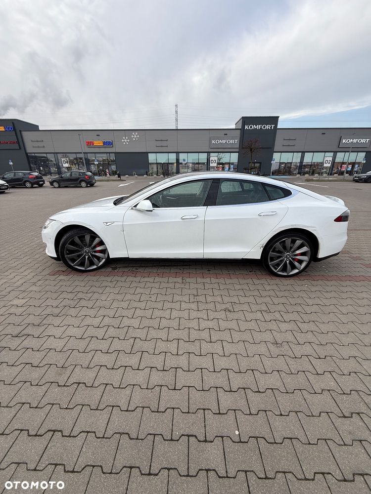 Tesla Model S - 5