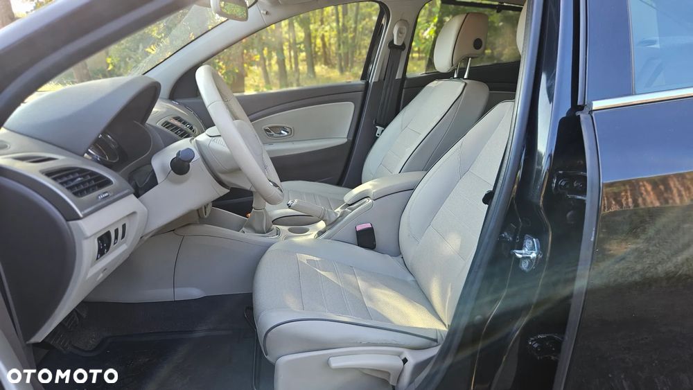 Renault Fluence 1.6 16V Privilege - 6