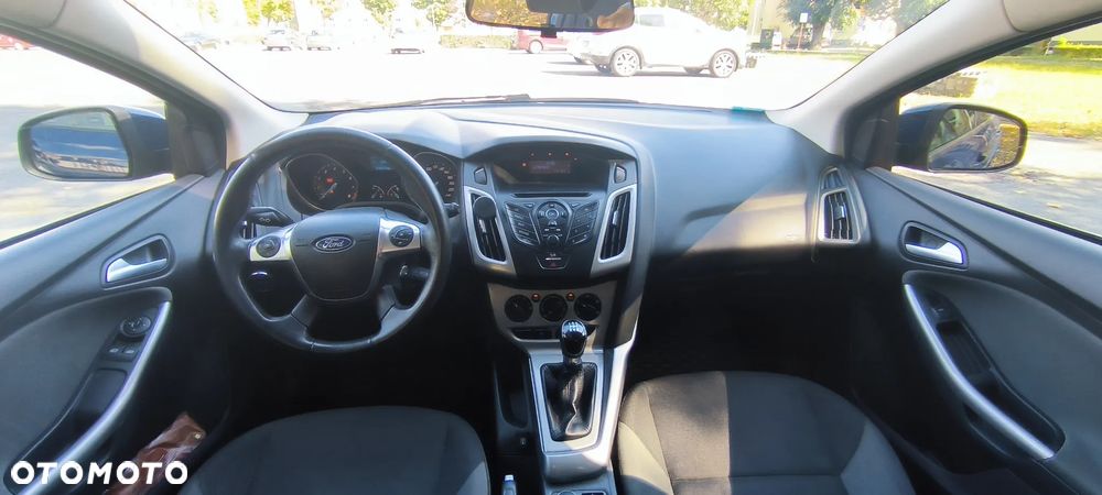 Ford Focus 1.6 Trend - 14