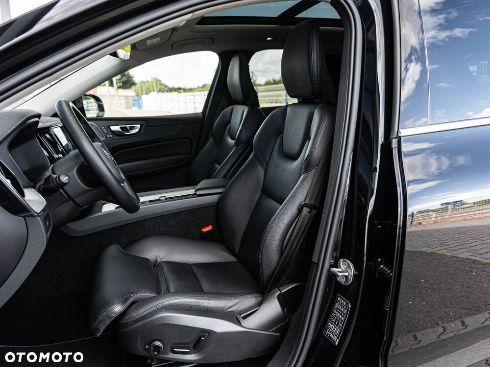 Volvo XC 60 B4 D Plus Bright - 22