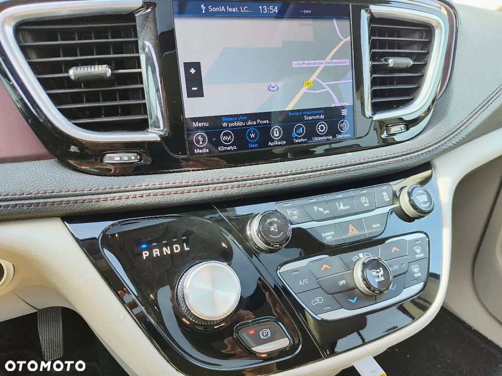 Chrysler Pacifica - 10