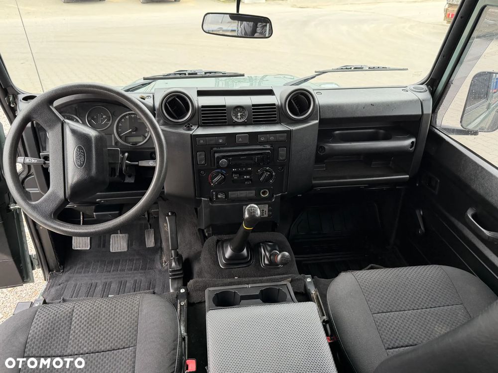 Land Rover Defender 2.4 TD4 S - 28