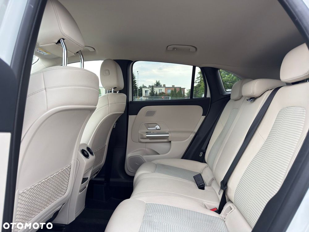 Mercedes-Benz GLA 250 4-Matic Progressive - 20