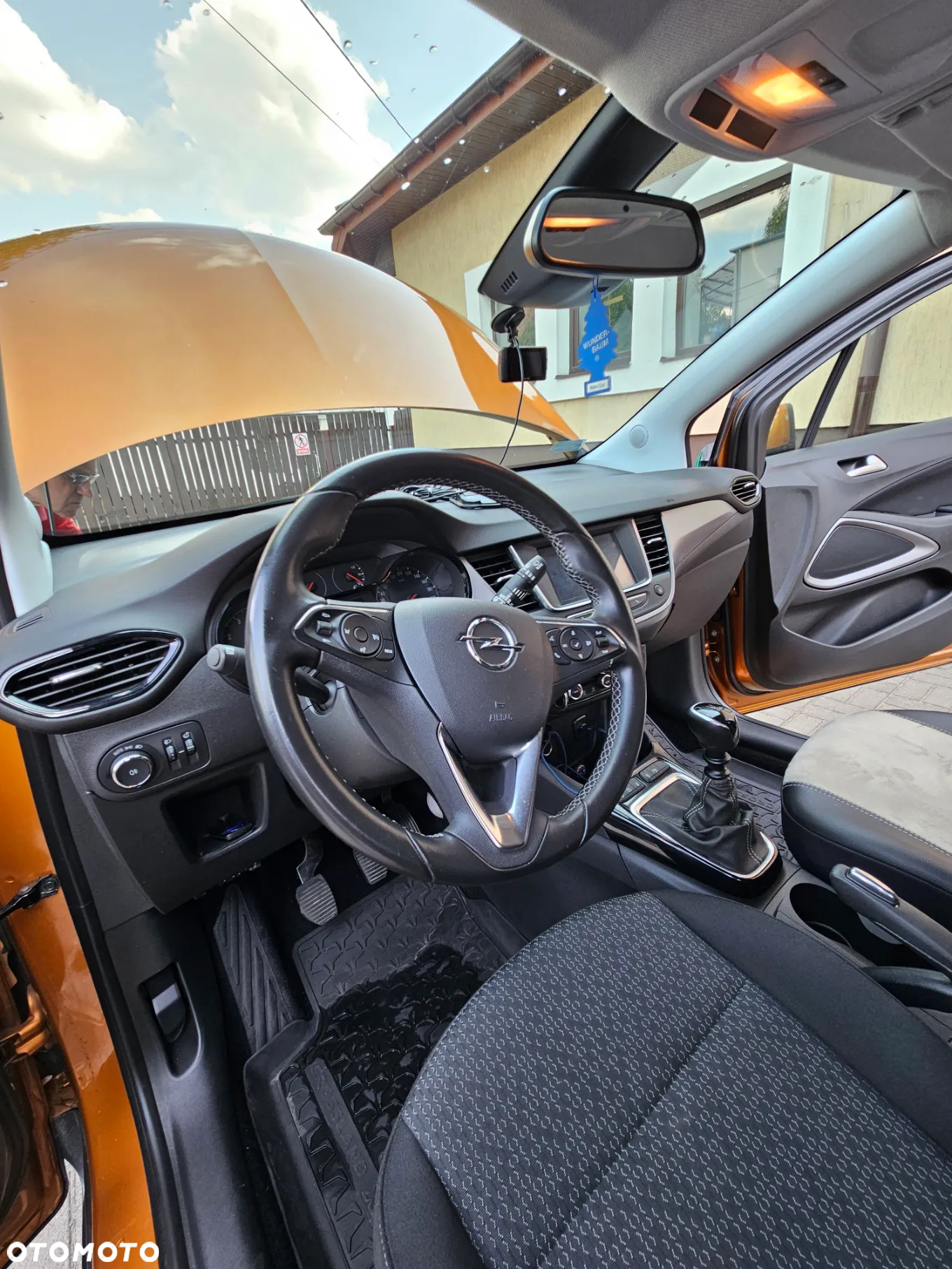 Opel Crossland X 1.2 T Enjoy S&S - 10