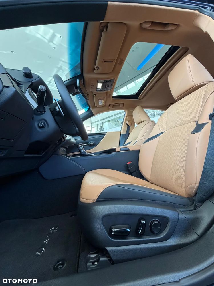 Lexus ES 300h Business Edition - 11
