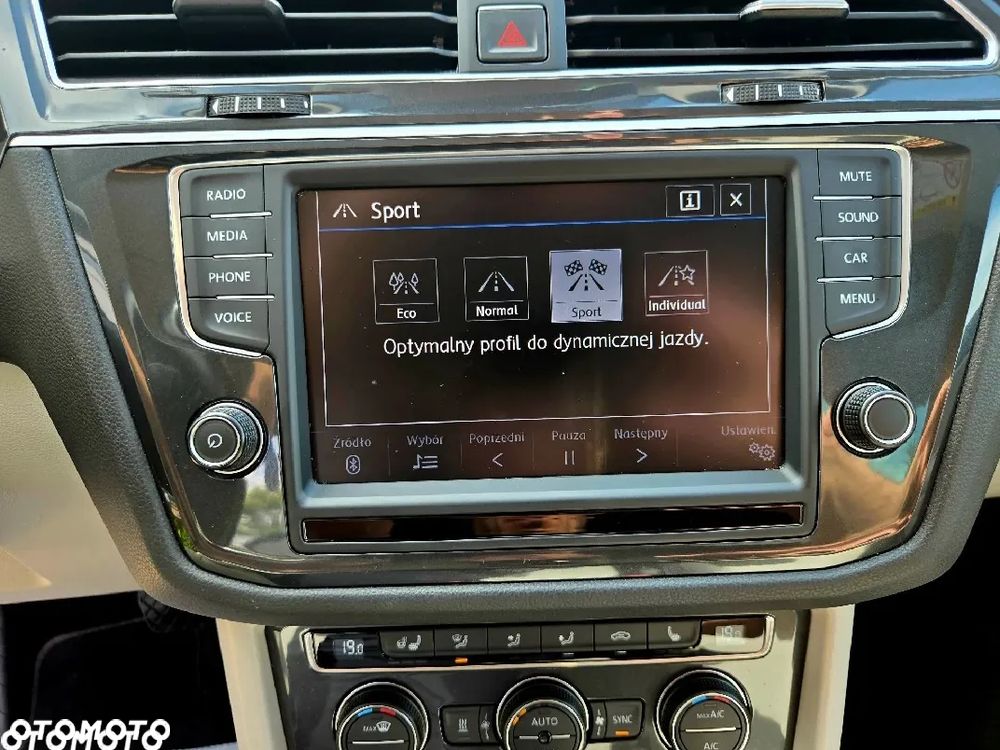 Volkswagen Tiguan 2.0 TDI SCR 4MOTION DSG Highline - 24