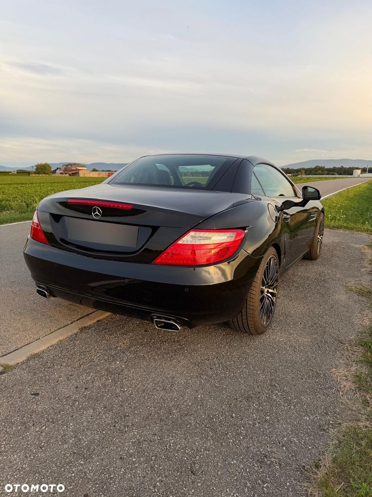 Mercedes-Benz SLK 200 CGI - 6