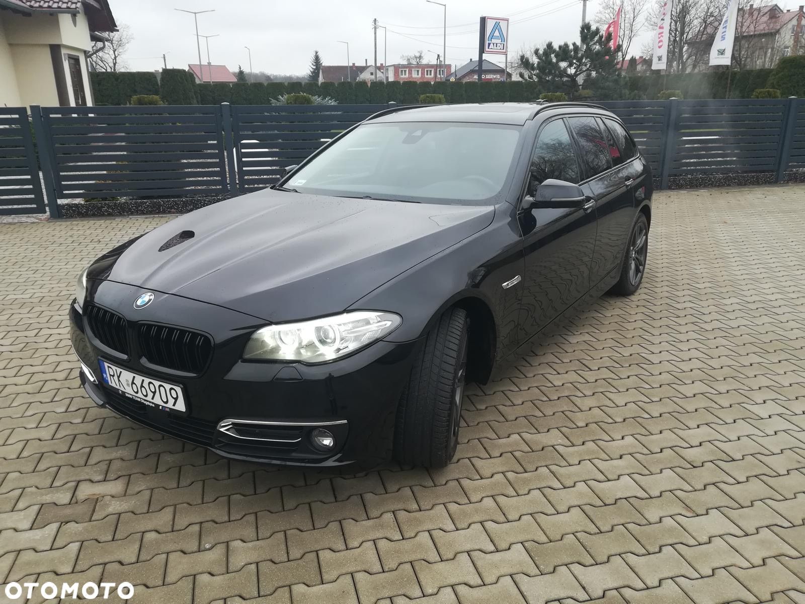 BMW Seria 5 525d xDrive Luxury Line - 1