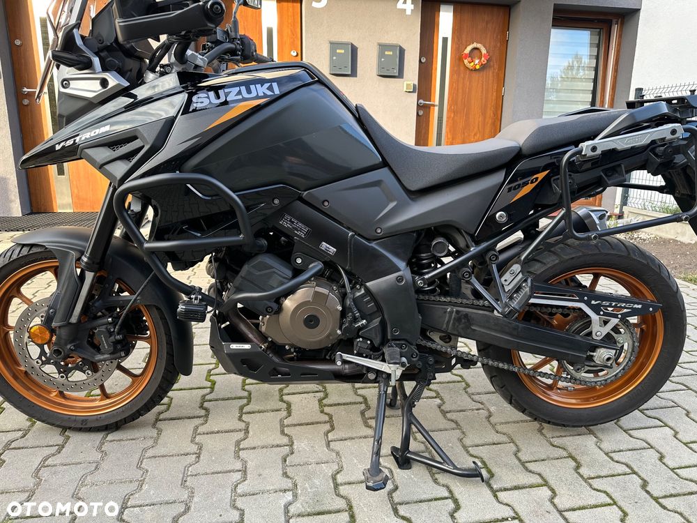 Suzuki V-STROM - 8