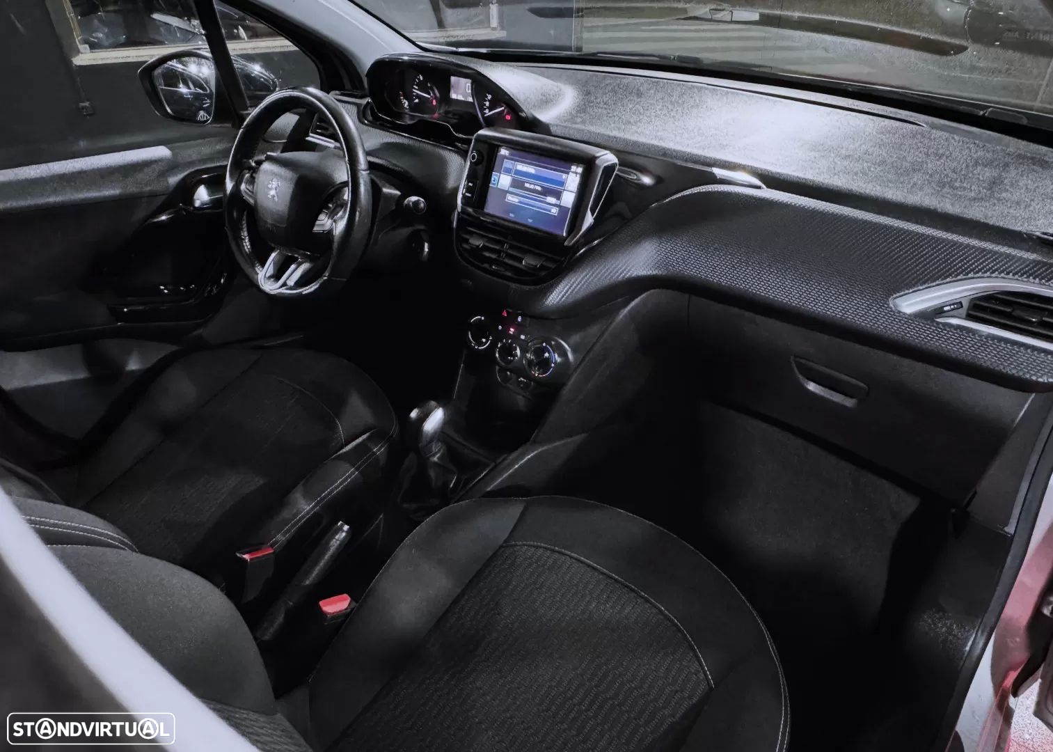 Peugeot 208 1.6 BlueHDi Style - 13