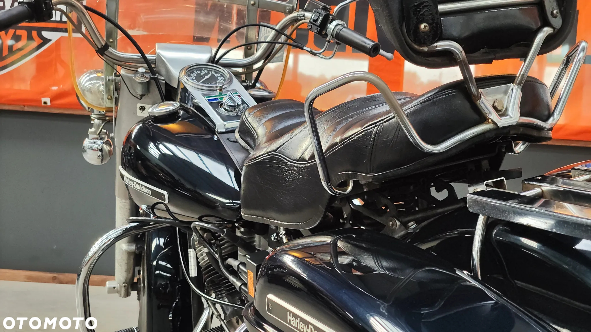 Harley-Davidson FLH Electra Glide - 9