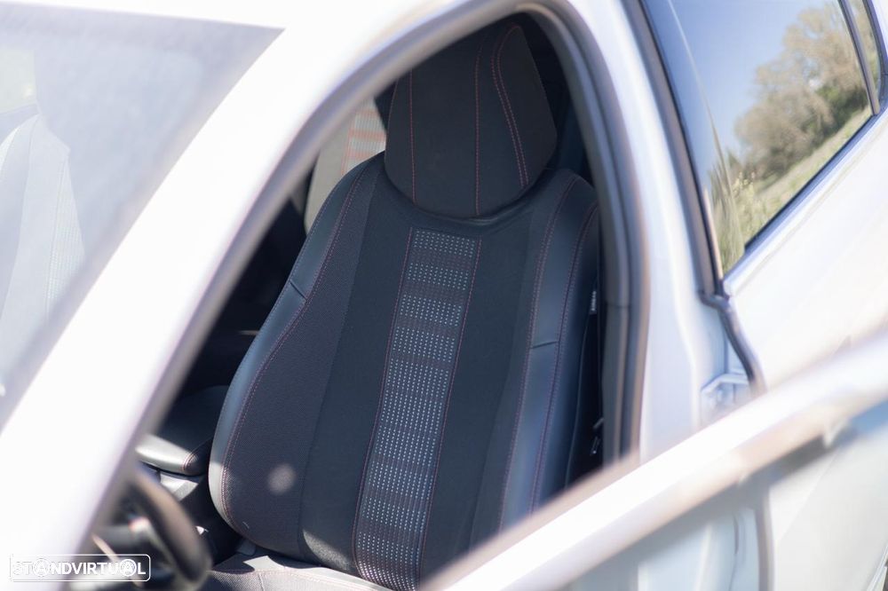 Peugeot 308 1.5 BlueHDi GT Line EAT8 - 19