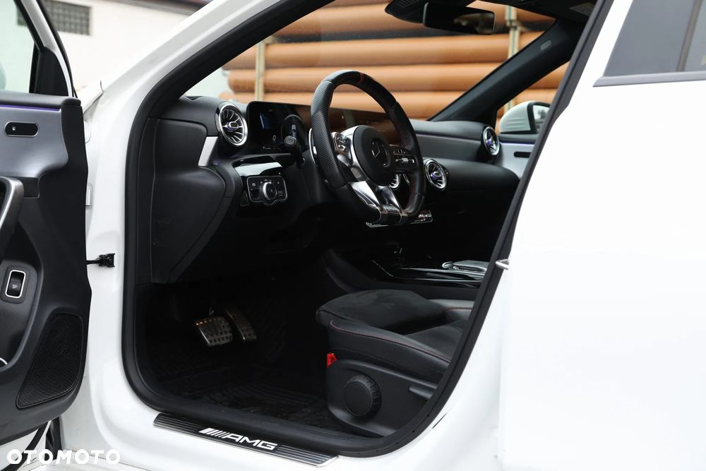 Mercedes-Benz Klasa A AMG 35 4Matic AMG Speedshift DCT 7G - 21