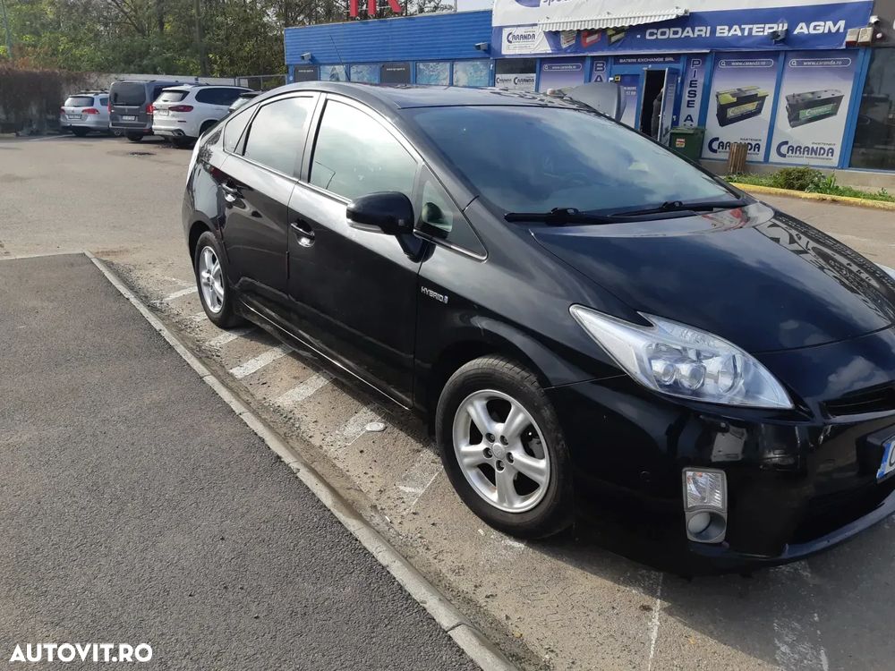 Toyota Prius (Hybrid) - 2