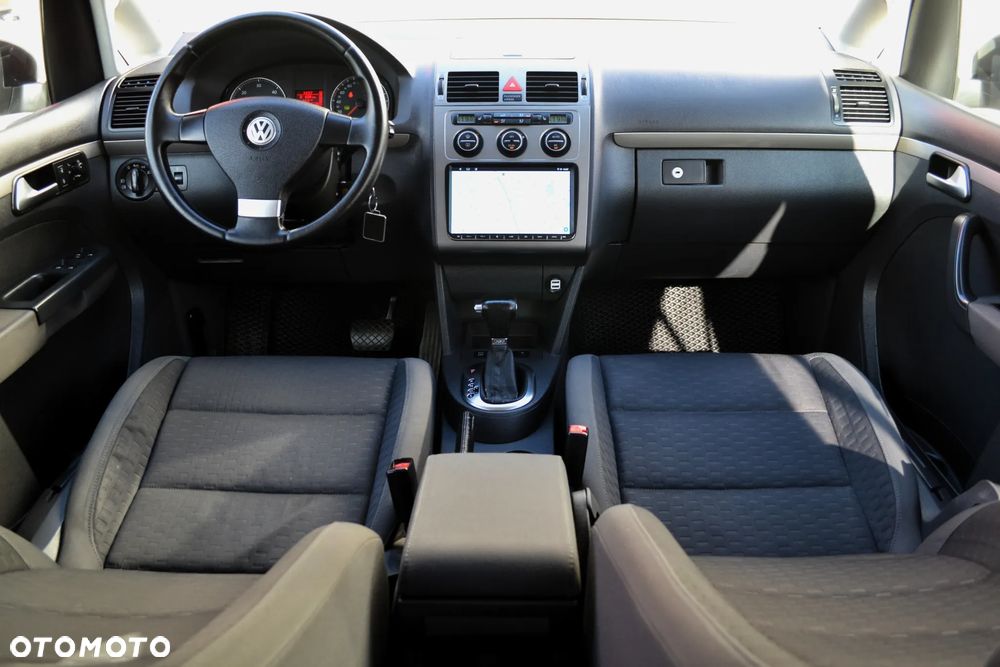 Volkswagen Touran 1.9 TDI DPF DSG Highline - 8