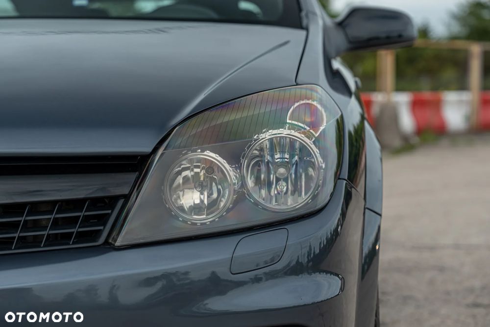 Opel Astra GTC 1.8 Sport - 12