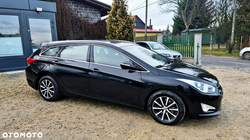 Hyundai i40 Kombi blue 1.6 Family+ - 9