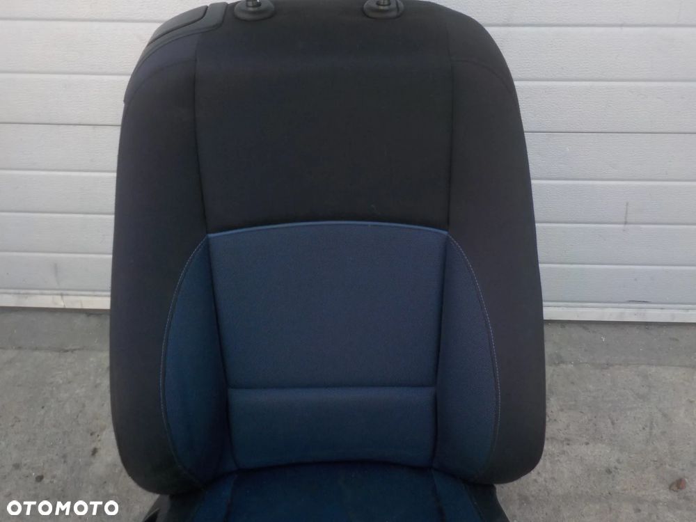 BMW SERIA 1 E87 FOTEL PRAWY - 4