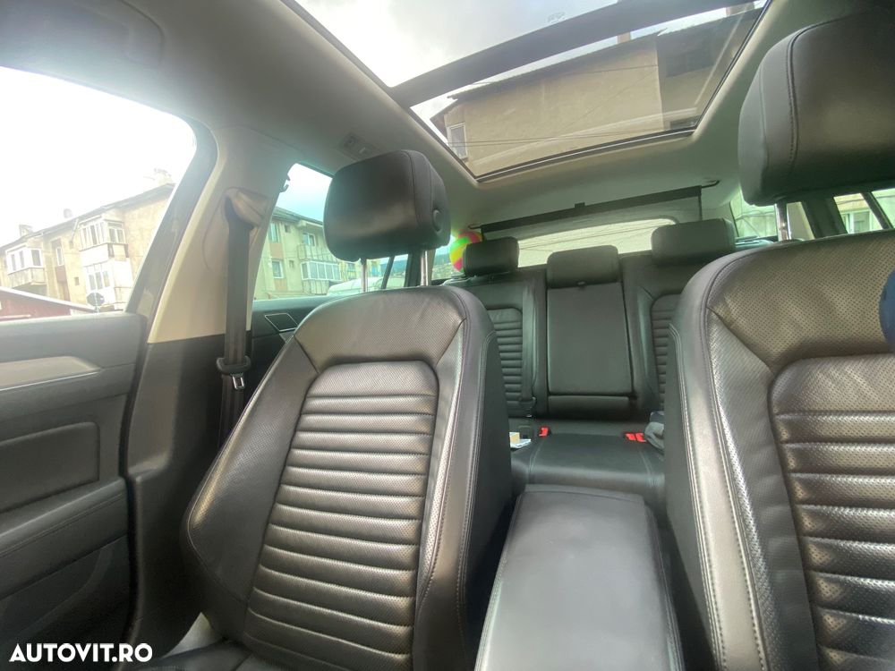 Volkswagen Passat Variant 2.0 TDI SCR 4Motion DSG Highline - 13