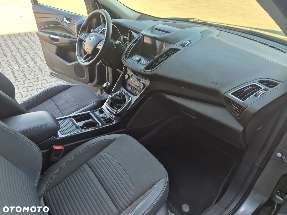 Ford Kuga 1.5 EcoBoost 2x4 Titanium - 12