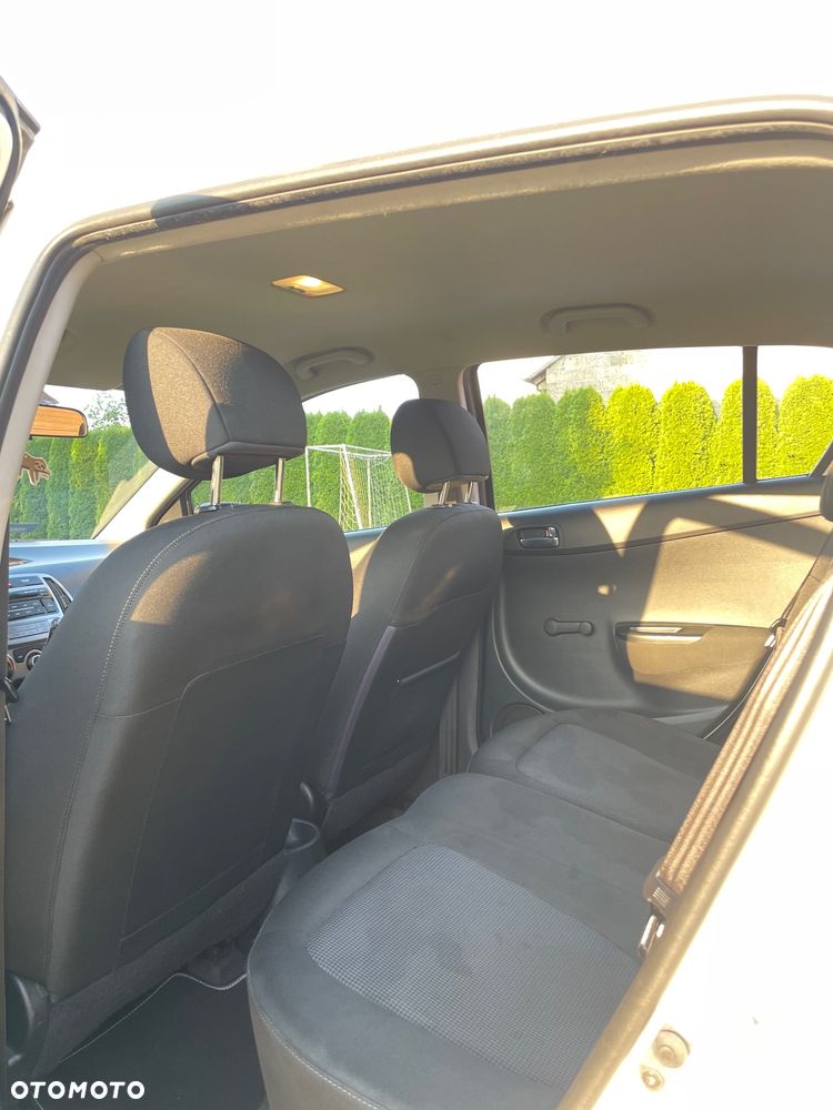 Hyundai i20 - 13