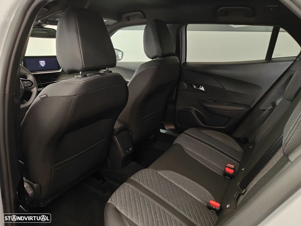 Peugeot 2008 1.2 PureTech Allure - 34