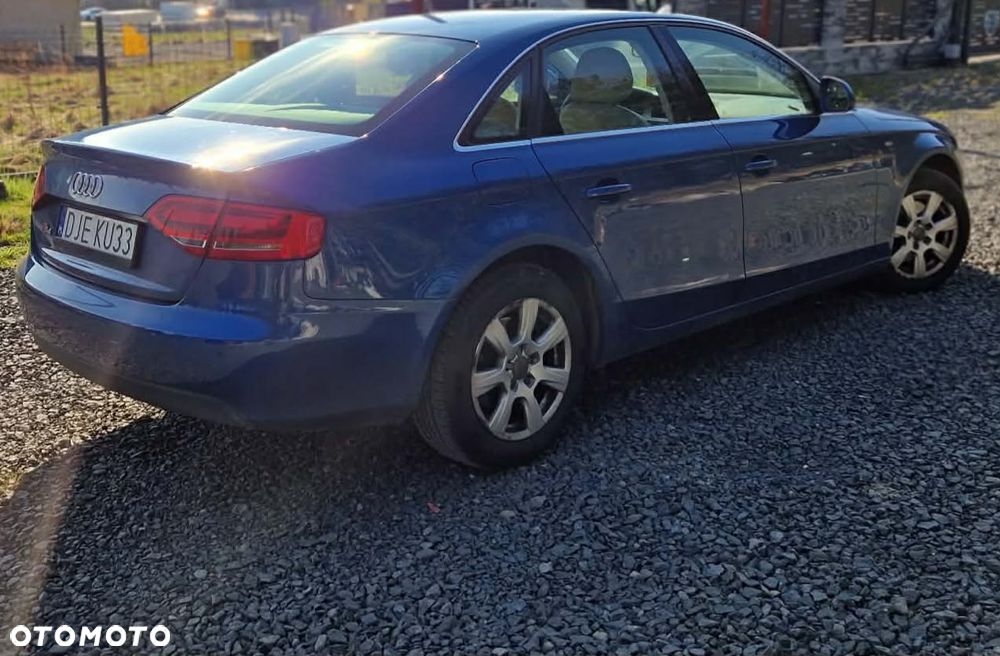 Audi A4 Limousine - 5