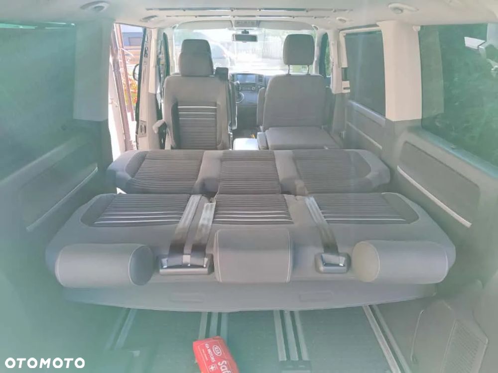 Volkswagen Multivan - 33