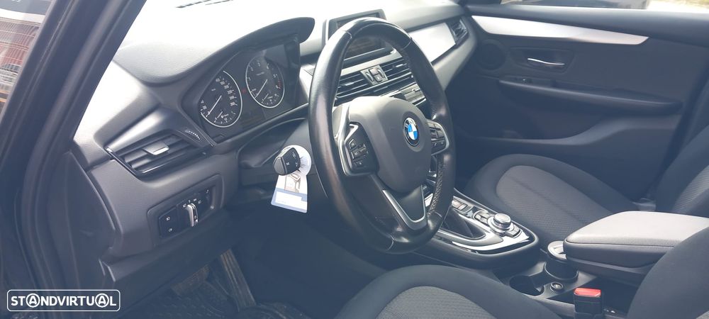 BMW 218 Active Tourer d Aut. Sport Line - 9