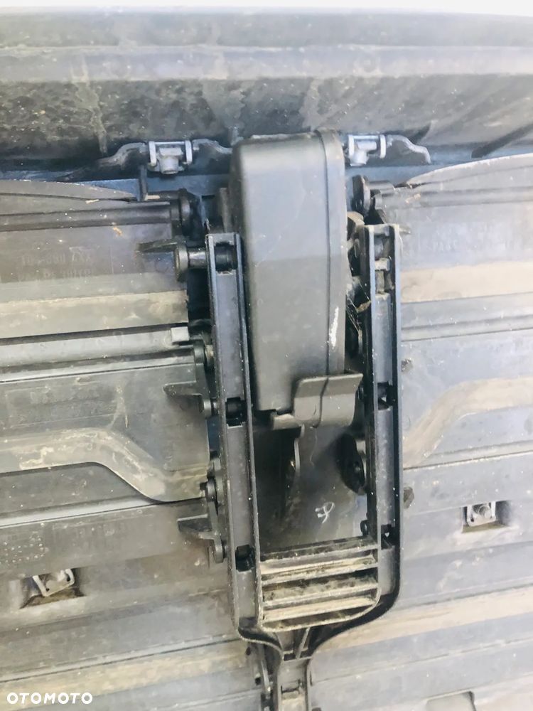 BMW X6 E71 3.0D ŻALUZJA KIEROWNICA POWIETRZA - 8