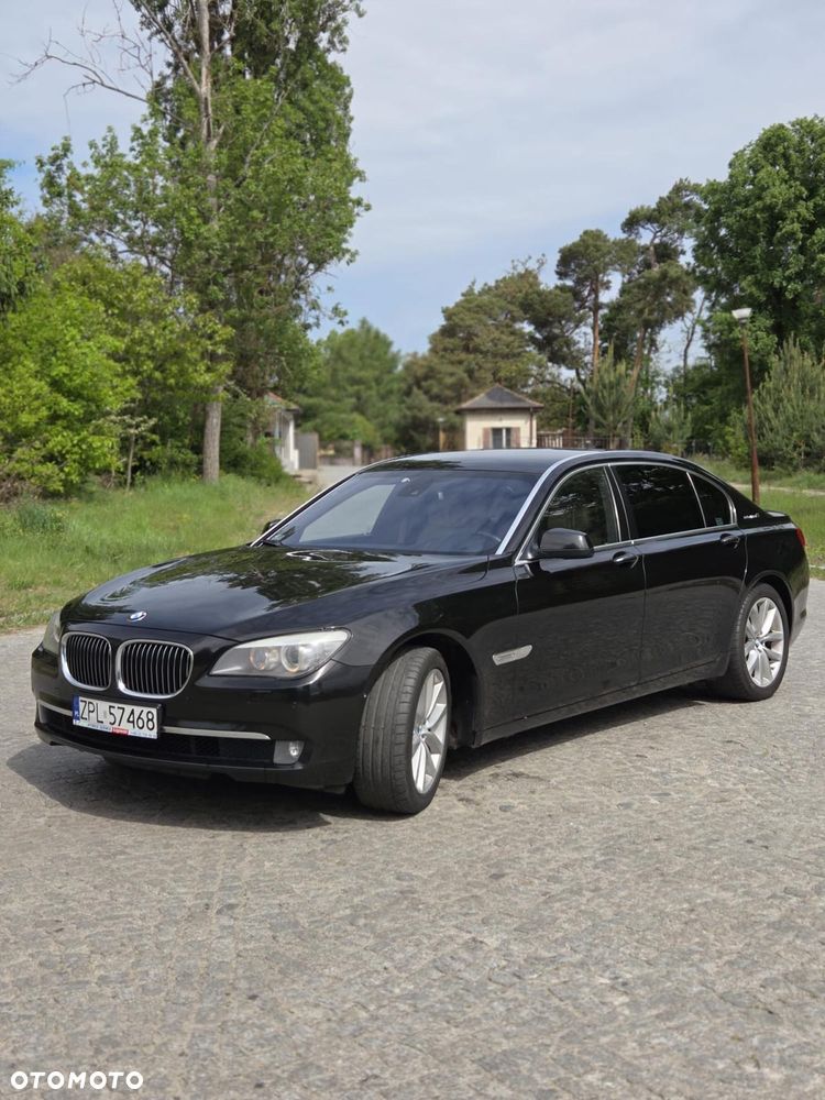 BMW Seria 7 750Li - 4