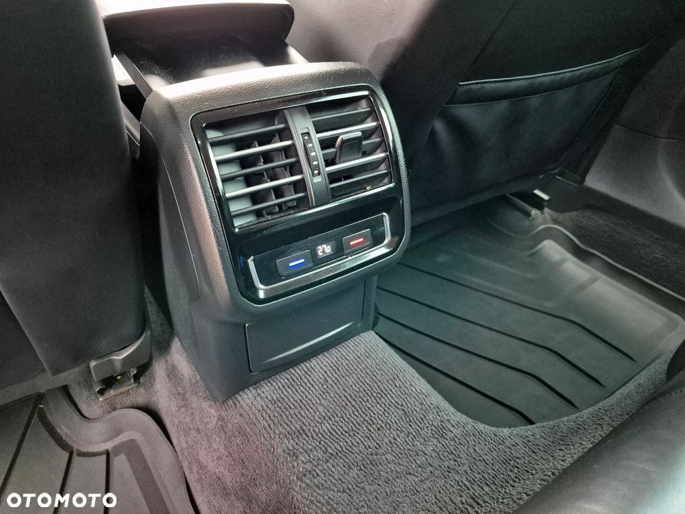 Volkswagen Passat 2.0 TDI SCR (BlueMotion Tech) 4Motion D Highline - 27