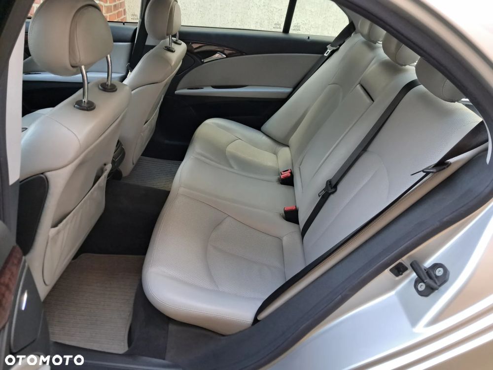 Mercedes-Benz Klasa E 220 CDI Automatik Classic - 13
