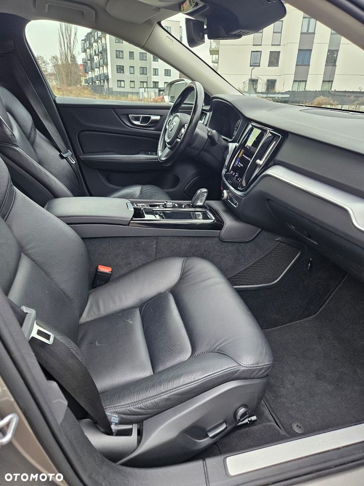 Volvo V60 T6 AWD Recharge Geartronic Inscription Expression - 6